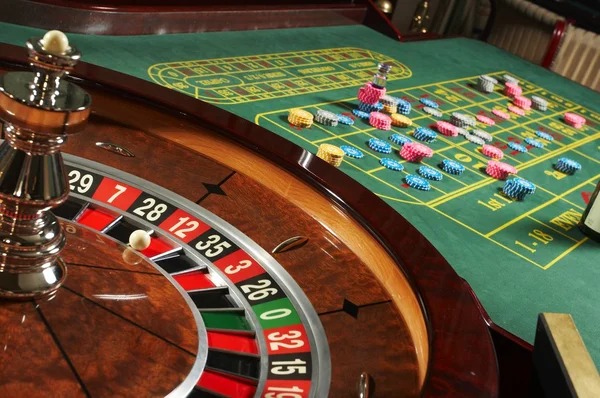 Play'n GO slot game interface on wijaya99 mobile showing reels, balance, and bonus feature